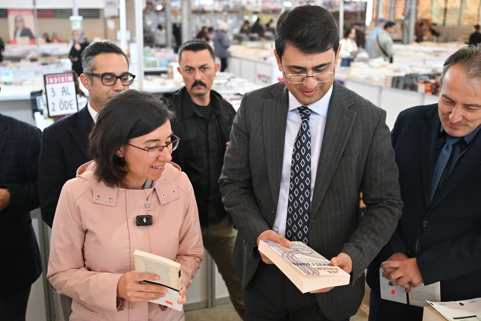 Binlerce Kitap, Binlerce Ziyaretçi Uşak Belediyesi